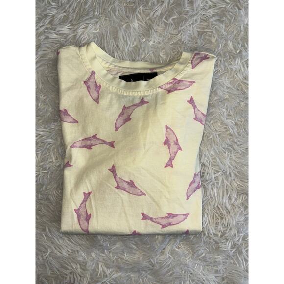 Velero Kids Sz. 7 Yellow W/ Pink Shark Design Tee. Soft, Great Shape - Picture 8 of 8